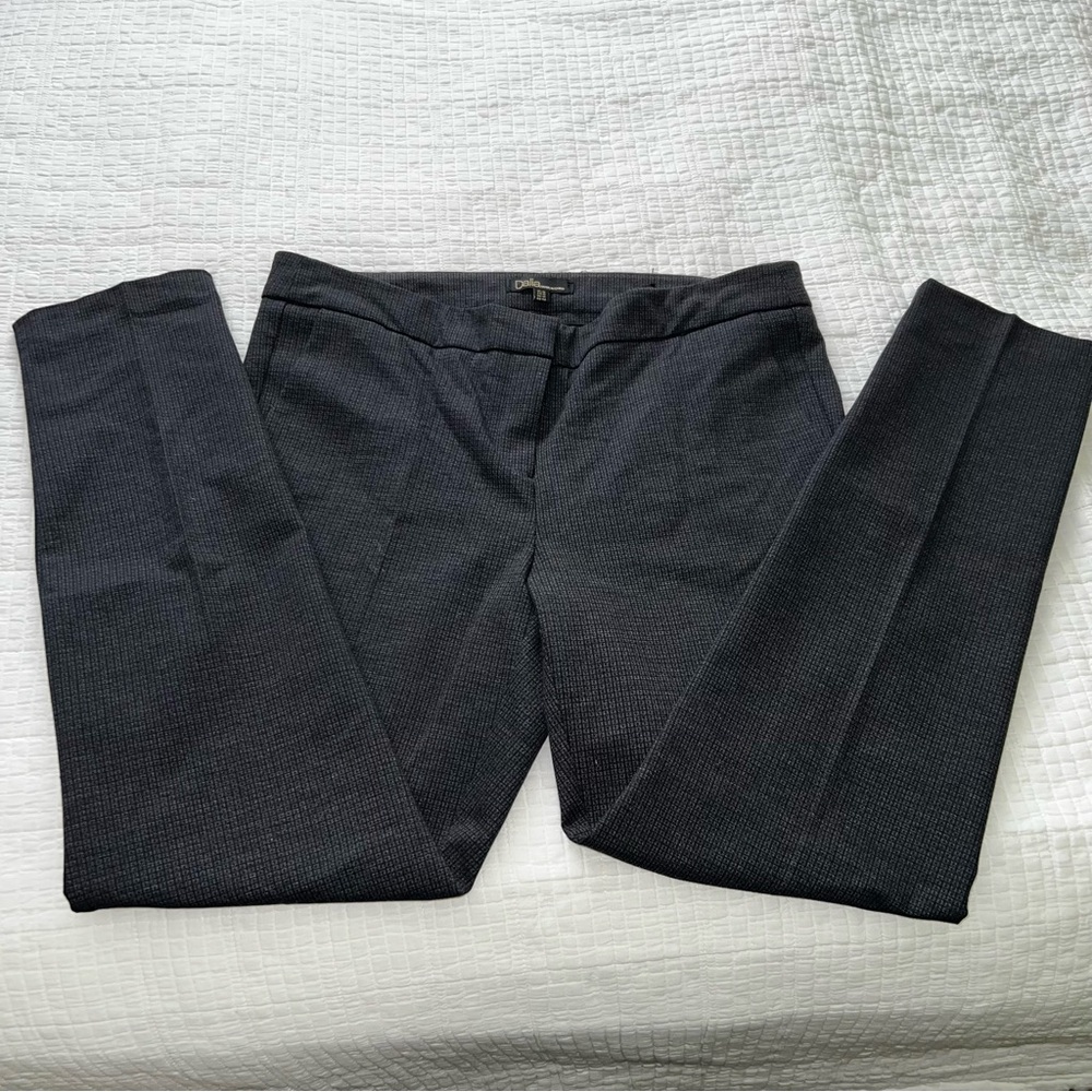 Dalia Women’s Pleated Trouser Dress Pants
• Size 10